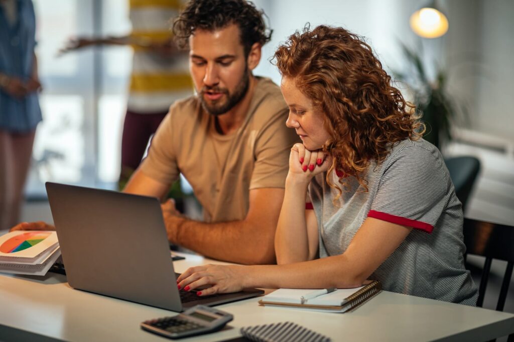 o Zoho CRM é uma solução mais abrangente